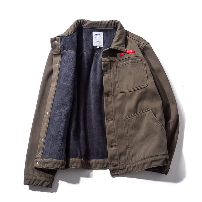 Japán stílusú munkásdzseki őszi–téli szezonra, fleece-béléssel, strapabíró, foltok ellenálló, több zsebbel, laza, oversize szabású férfi kabát.