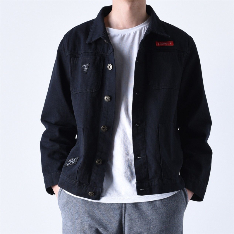 Japán stílusú munkásdzseki őszi–téli szezonra, fleece-béléssel, strapabíró, foltok ellenálló, több zsebbel, laza, oversize szabású férfi kabát.