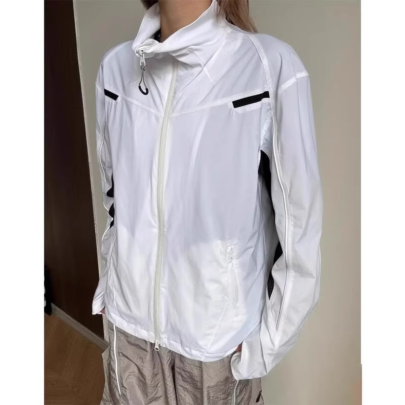 Lagana ljetna jakna s UV zaštitom za tinejdžere, od ice-silk materijala, s kapuljom, zatvaračem na zip i bočnim džepovima, prozračna.
