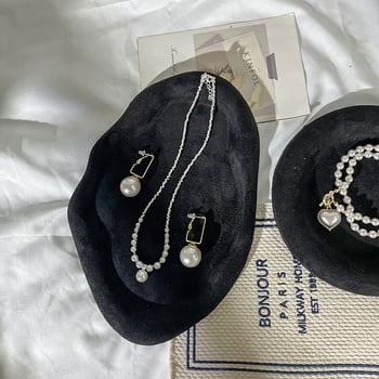Francuski stil, visokokvalitetni prikaz nakita za prstenje i ogrlice, retro pladanj za naušnice