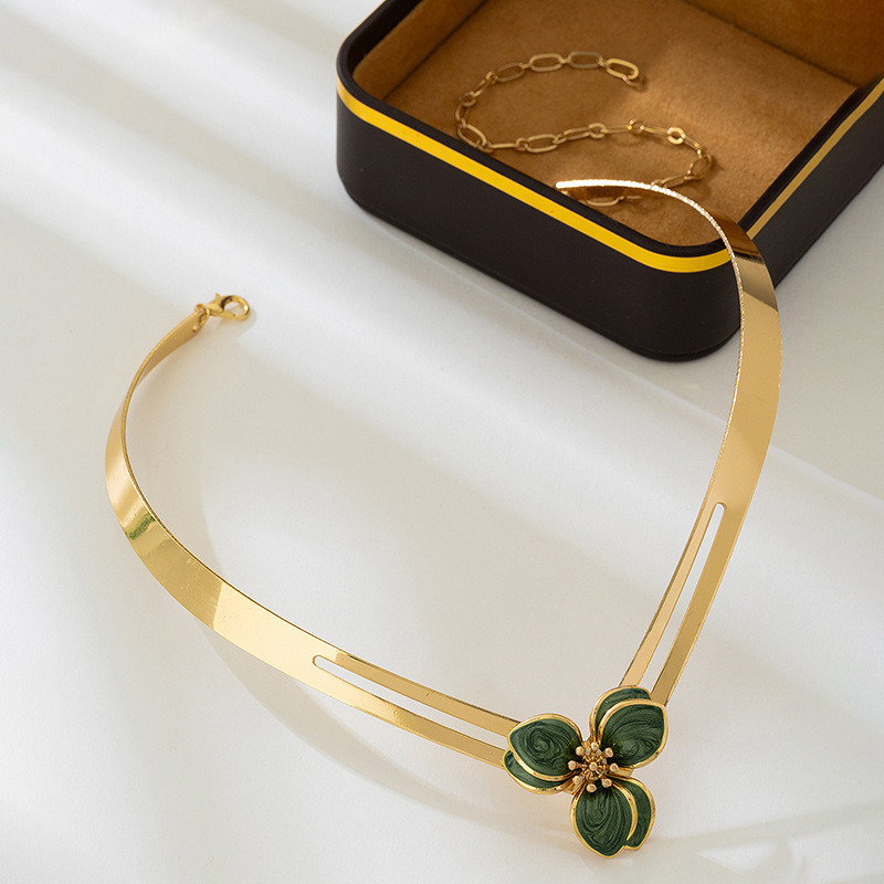 Colier choker din aliaj cu floare, design decupat, pentru femei