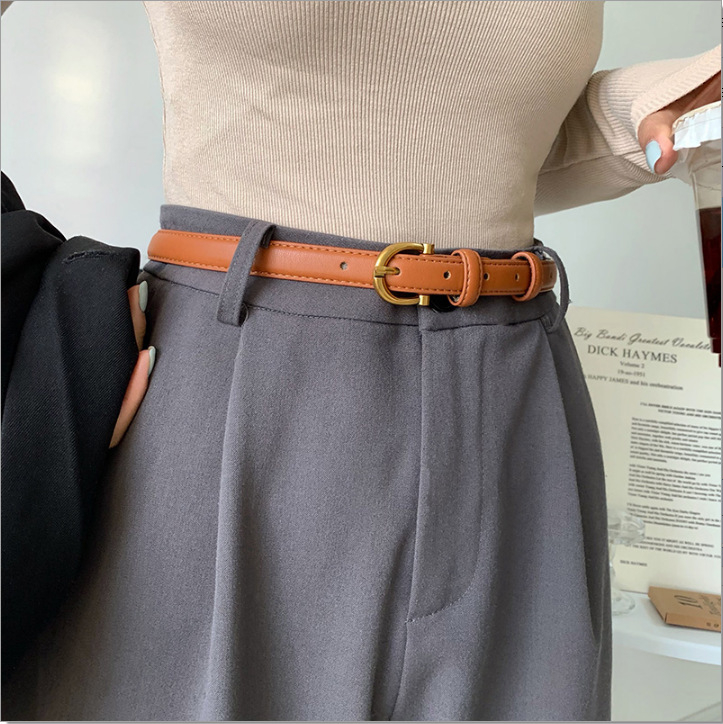 Ženski kaiš od PU kože za traperice, crna uska s vintage dekorom