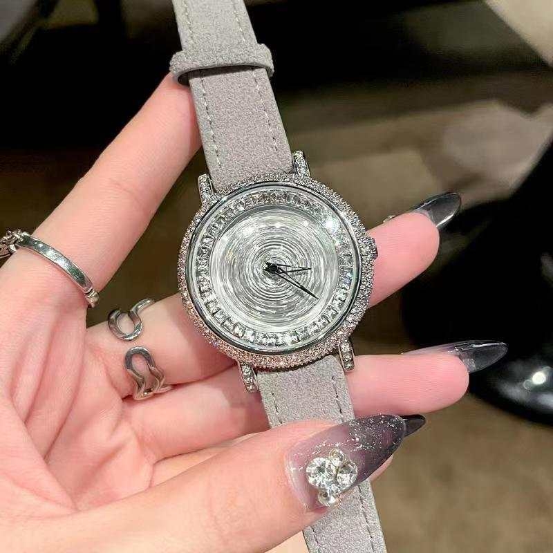 CHALAEL CH113 Ženski sat s punim dijamantima, 34 mm brojčanik, 30 m otporan na vodu, kvarcni Miyota mehanizam, kožni kaiš, kućište od legure, okrugli oblik