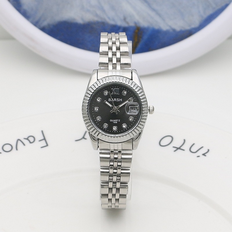 Ženski kvarcni sat s okruglim kućištem, zlatni ton, metalna narukvica i bezel s kristalima — model 8695