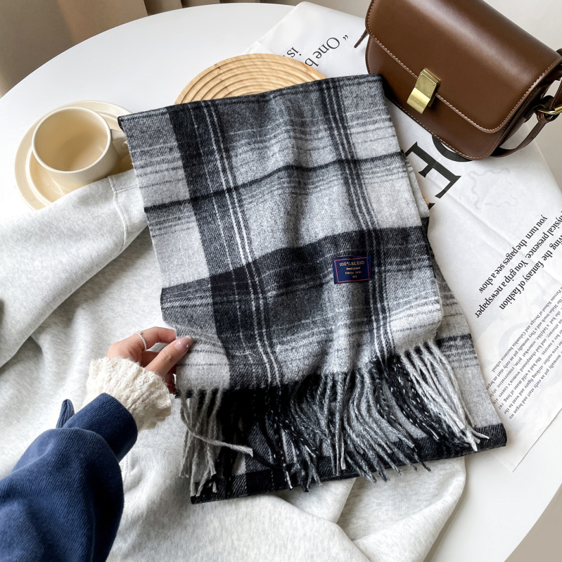 Férfi téli sál klasszikus brit stílusban, szintetikus kasmír, kockás minta, meleg kendő bojtokkal, elegáns megjelenés