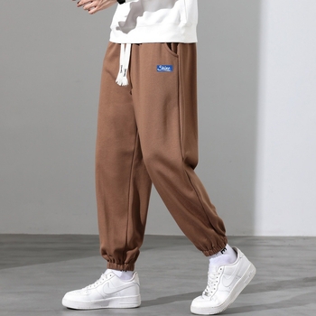 Férfiaknak kényelmes jogger nadrág, laza szabás, cropped hossz, sportos nadrág minden évszakra