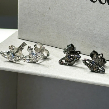 Unisex minijaturni naušnice-stud u punk stilu, geometrijski oblik Saturn