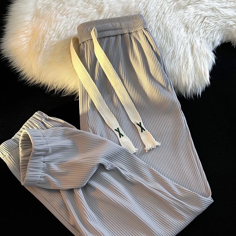Férfi ice silk nadrág nyárra, vékony, elasztikus derék, cropped hossz, laza szabás, mandzsettás