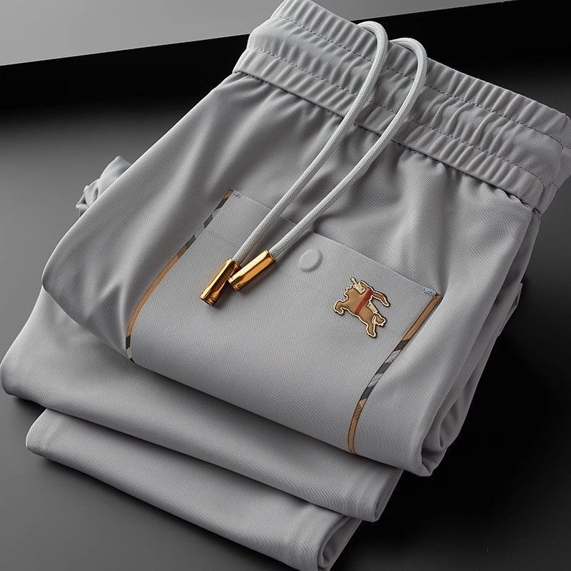 Férfi nyári vékony sportnadrág jég-selyem anyagból, slim-fit, ló mintás relief mintázattal