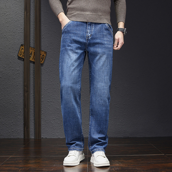 Kiváló minőségű, sokoldalú, lazán szabott straight-leg férfi denimnadrág, nyári viselet, elasztikus