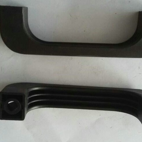 120 mm plastična ojačana ručka za vrata ormara i garderobe, push-pull, površinska montaža, u obliku luka, moderni minimalistički stil