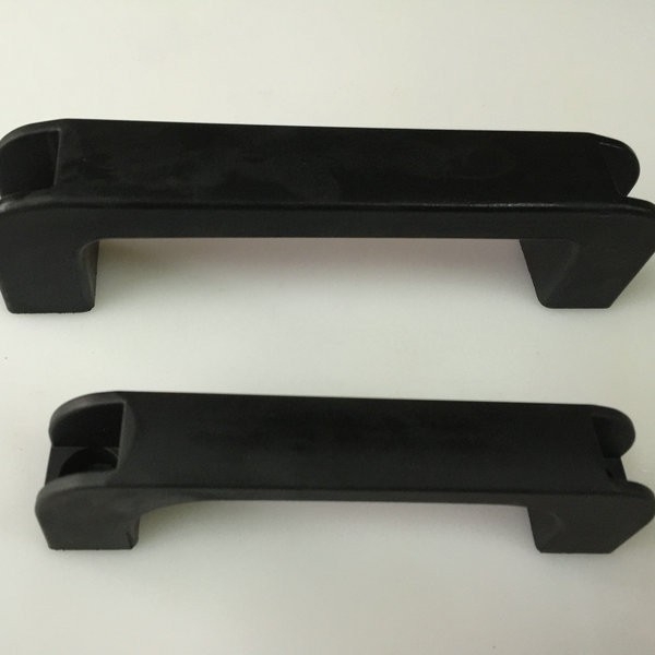 120 mm plastična ojačana ručka za vrata ormara i garderobe, push-pull, površinska montaža, u obliku luka, moderni minimalistički stil