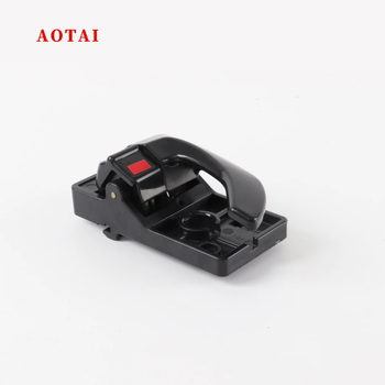 Unutarnja kvaka za Hyundai Tucson 2006-2013, kompatibilna s brojevima 82610-2E000 i 82620-2E000, materijal plastika i metal, crna.