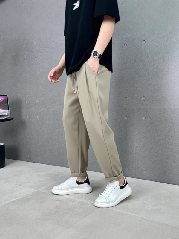 Muške hlače od Ice Silk, ljetni model 2025, ravni kroj, opušten fit, casual stil s korejskim utjecajem, vrhunski izgled