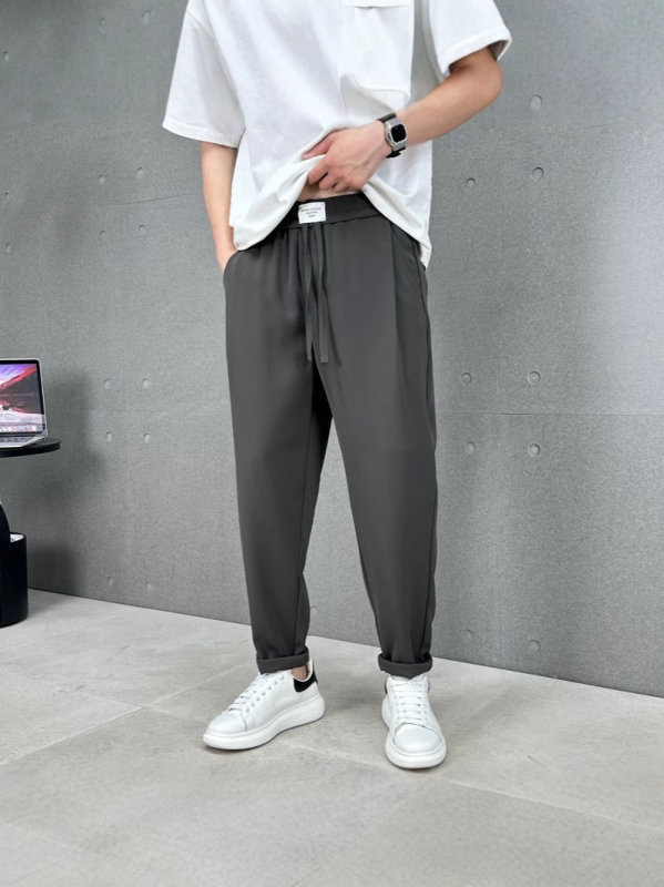 Muške hlače od Ice Silk, ljetni model 2025, ravni kroj, opušten fit, casual stil s korejskim utjecajem, vrhunski izgled