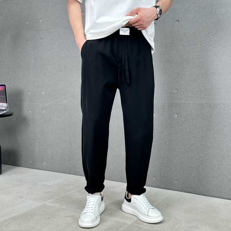 Muške hlače od Ice Silk, ljetni model 2025, ravni kroj, opušten fit, casual stil s korejskim utjecajem, vrhunski izgled