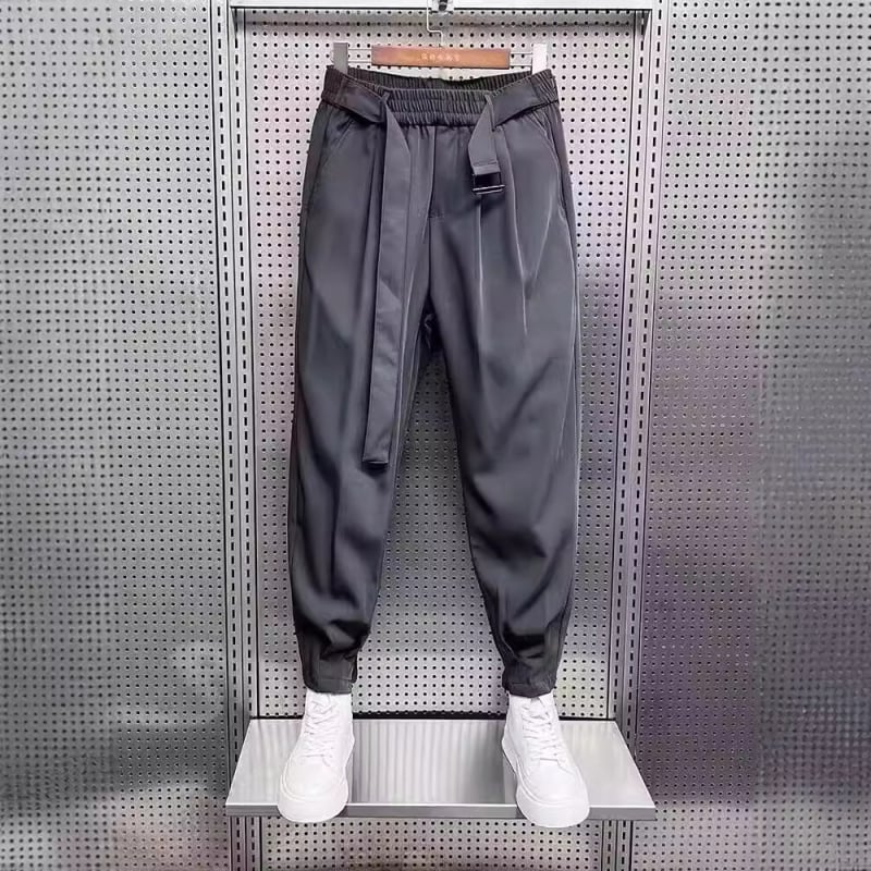 Férfi cropped casual nadrág drapált részletekkel, tavasz–nyár 2024, szintetikus szálakból