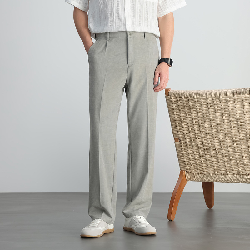 Férfiaknak szánt lazább casual nadrág Tencel és len keverékéből, twill textúrával és lágy eséssel