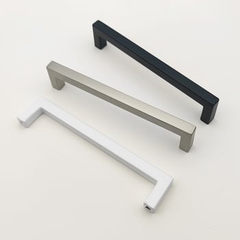 Aluminijska ručka za ladice i ormariće, od aluminijskog kvadratnog profila, mat crna, model 0015, moderan minimalistički stil