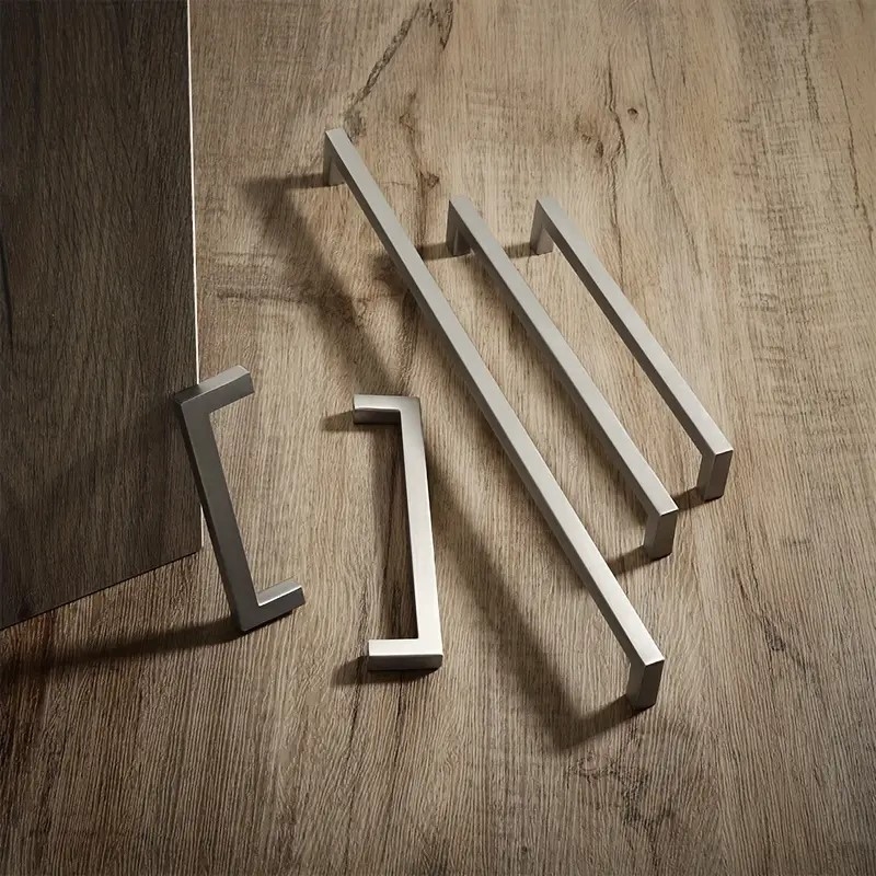 Aluminijska ručka za ladice i ormariće, od aluminijskog kvadratnog profila, mat crna, model 0015, moderan minimalistički stil