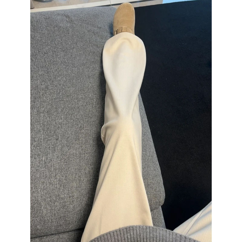 Cleanfit muške hlače ravnog kroja, boja marelice, zimske, ležerna silueta, finog ribljeg kostu uzorka, plisirane, casual hlače