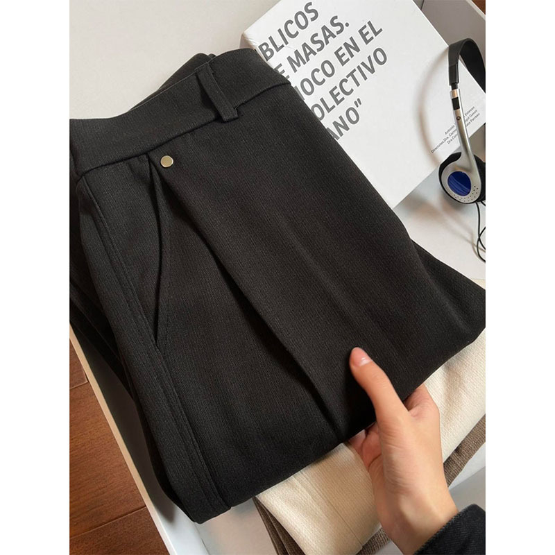 Cleanfit muške hlače ravnog kroja, boja marelice, zimske, ležerna silueta, finog ribljeg kostu uzorka, plisirane, casual hlače