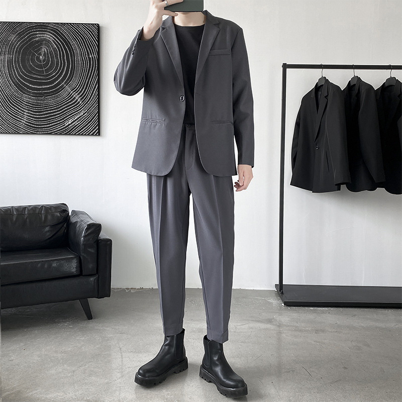 2026 Fekete férfi kosztümnadrág, egyenes szárú, laza szabás, koreai stílus, slim‑fit, cropped hossz, hétköznapi