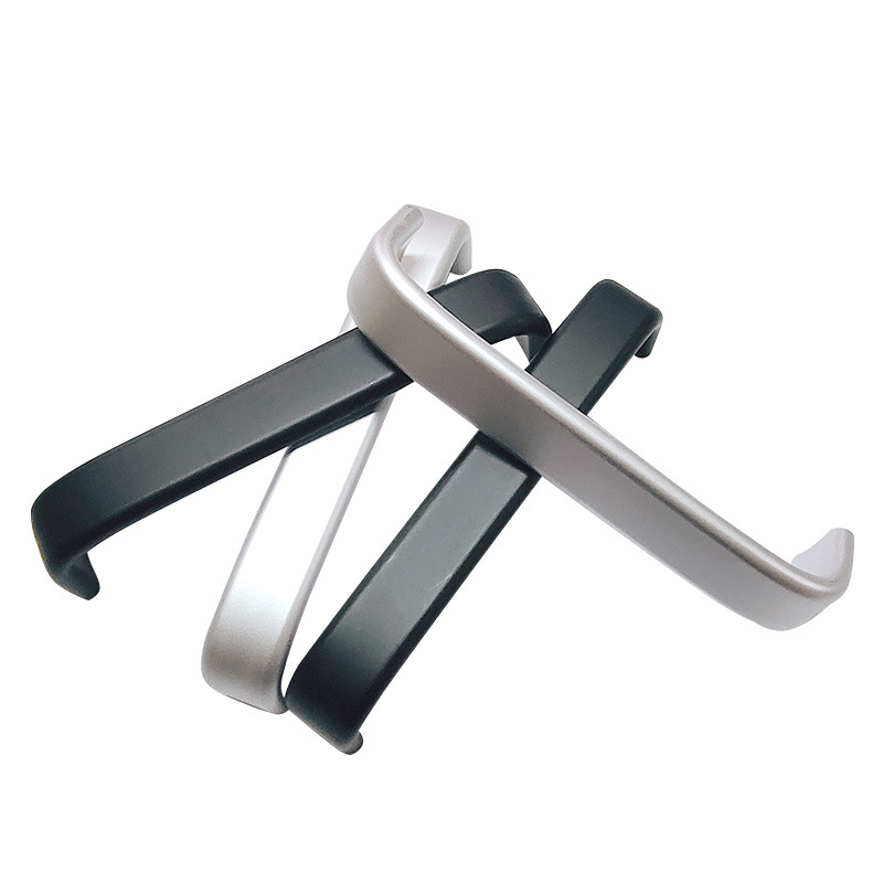 Mat crna aluminijska U-oblik ručka za ormariće, garderobe i ladice, širina 20 mm, šupljeg dizajna.