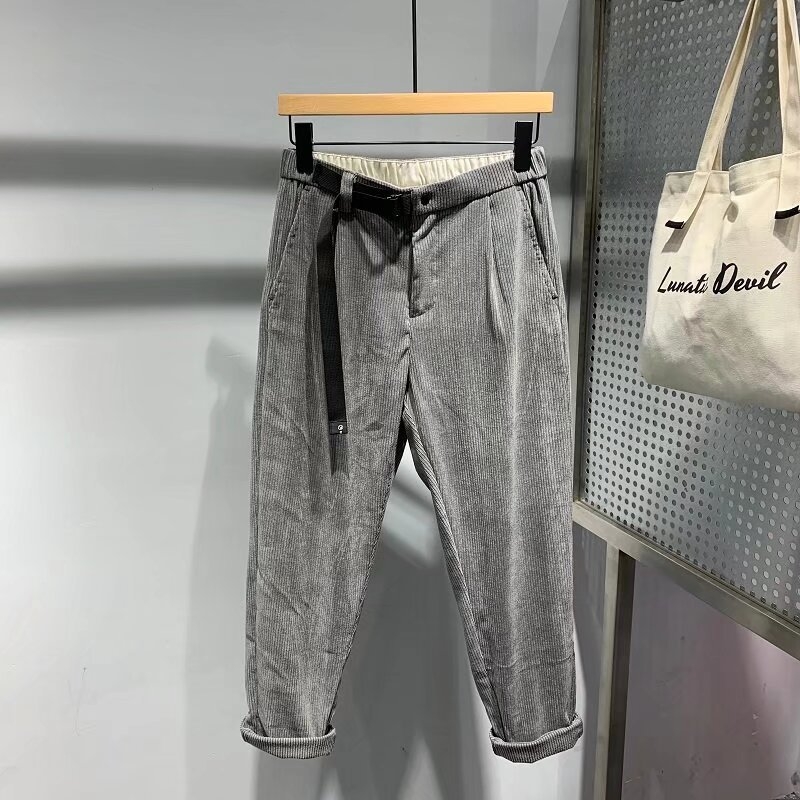 Férfi corduroy nadrág, slim szabás, bokáig érő hossz, üzleti casual stílus, anti-wrinkle