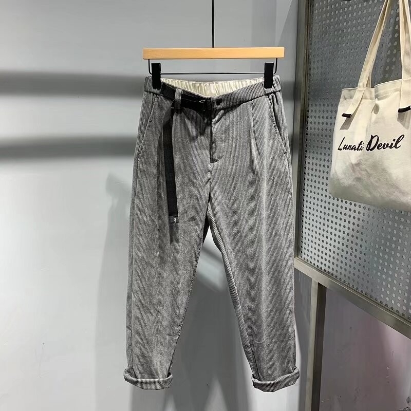 Férfi corduroy nadrág, slim szabás, bokáig érő hossz, üzleti casual stílus, anti-wrinkle