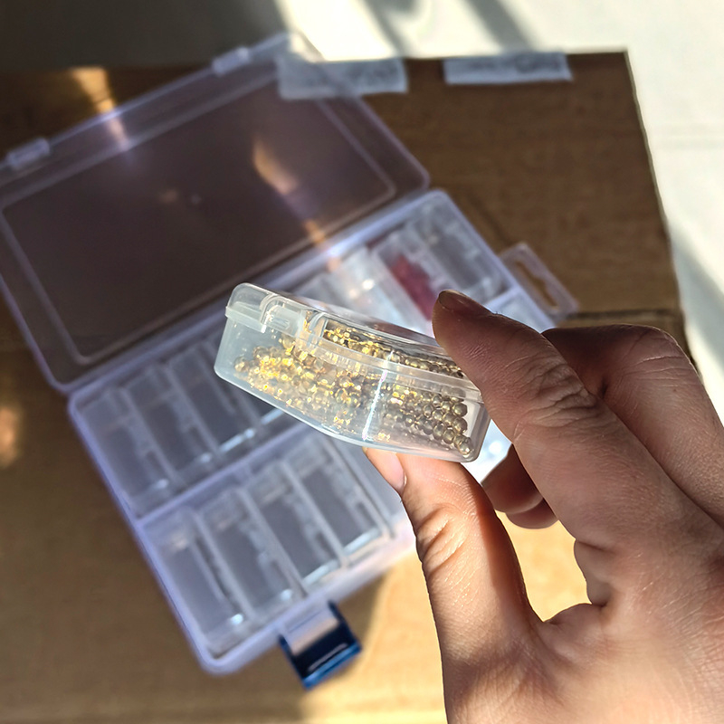Prozirni set kutija za pohranu s 18 pretinaca i poklopcem, pogodna za nakit, perle, kristale i DIY pribor