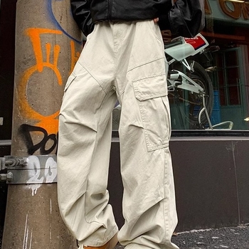 Melard férfiaknak szóló kávébarna munkanadrág, pliszírozott, ejtőernyős-stílusú, lazán bő, casual nadrág