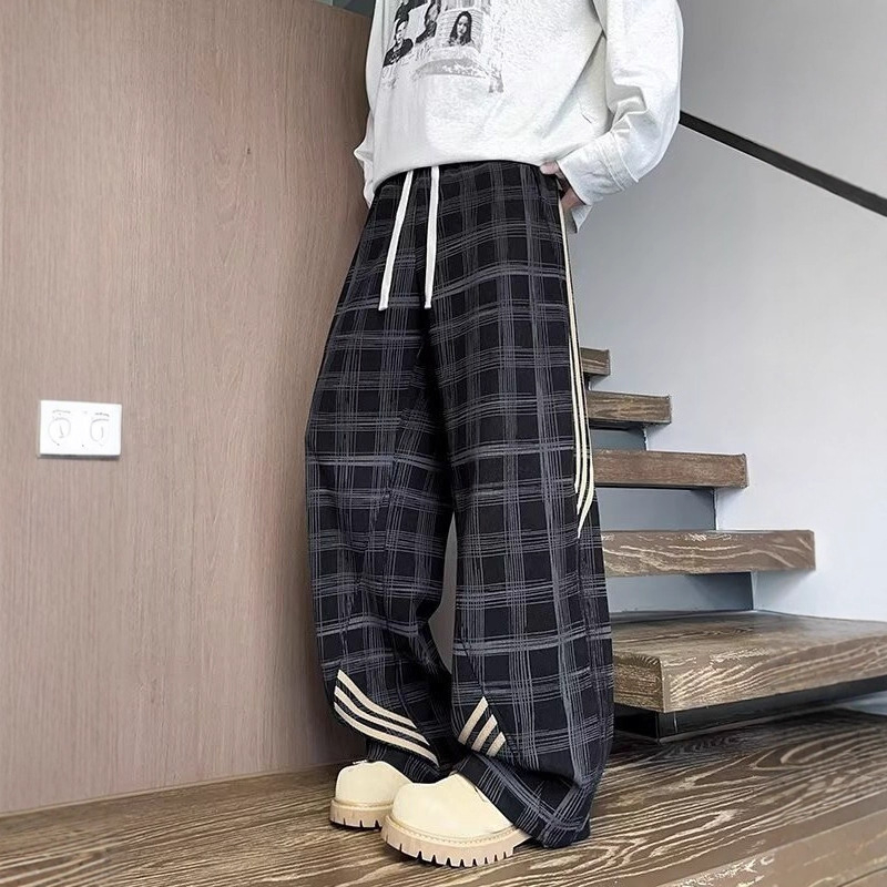 Férfiaknak készült csíkos-kockás casual nadrág, őszi dizájn, diagonálisan vágott, széles szárú, egyenes szabású hosszú nadrág