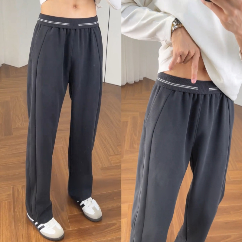 Férfiaknak szóló sportos, egyszerű stílusú egyenes szárú casual nadrág panelos dizájnnal, lazán hordható tavasz–őszre