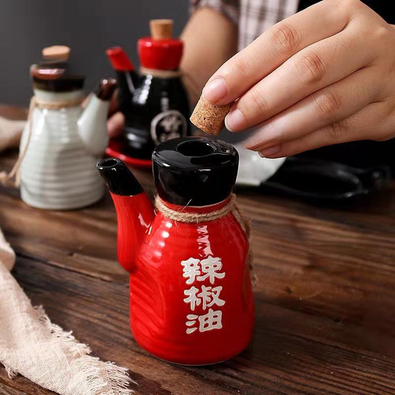 Japanski stil keramički set posuda za začine: bočice za čili ulje, sojin sos i ocat – mali format