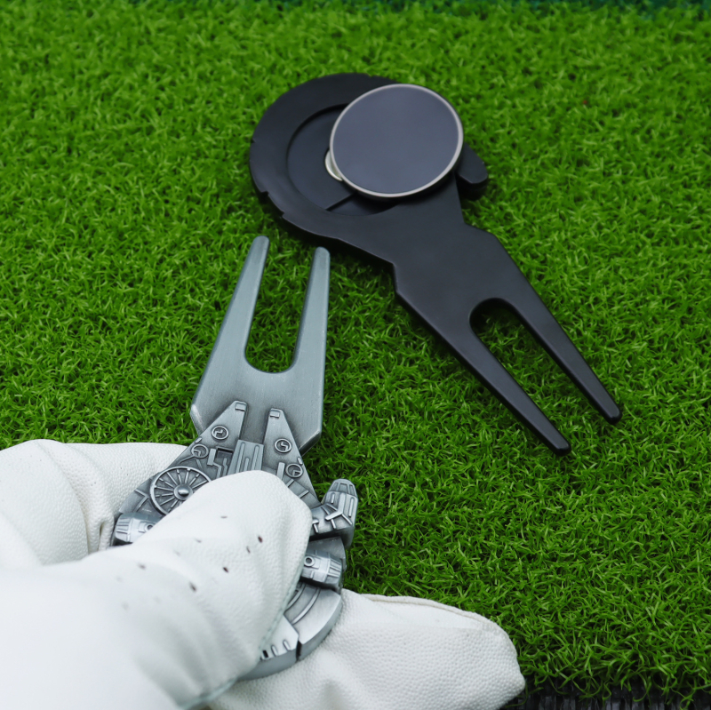Metalni golf alat za popravak rupa na travnjaku, dizajn svemirskog broda Star Wars