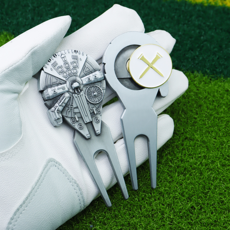 Metalni golf alat za popravak rupa na travnjaku, dizajn svemirskog broda Star Wars