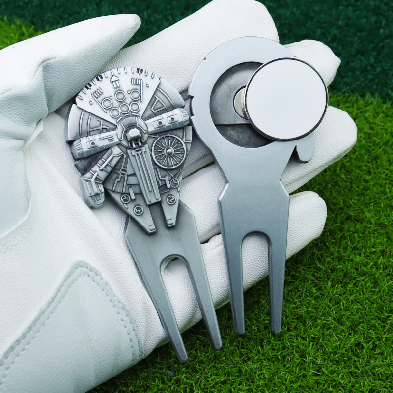 Metalni golf alat za popravak rupa na travnjaku, dizajn svemirskog broda Star Wars