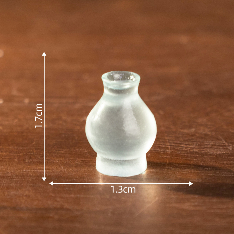 Mikro krajolik: prozirne ledeno-izgledne starinske boce i porcelinska kućica za lutke – DIY dekoracije od smole