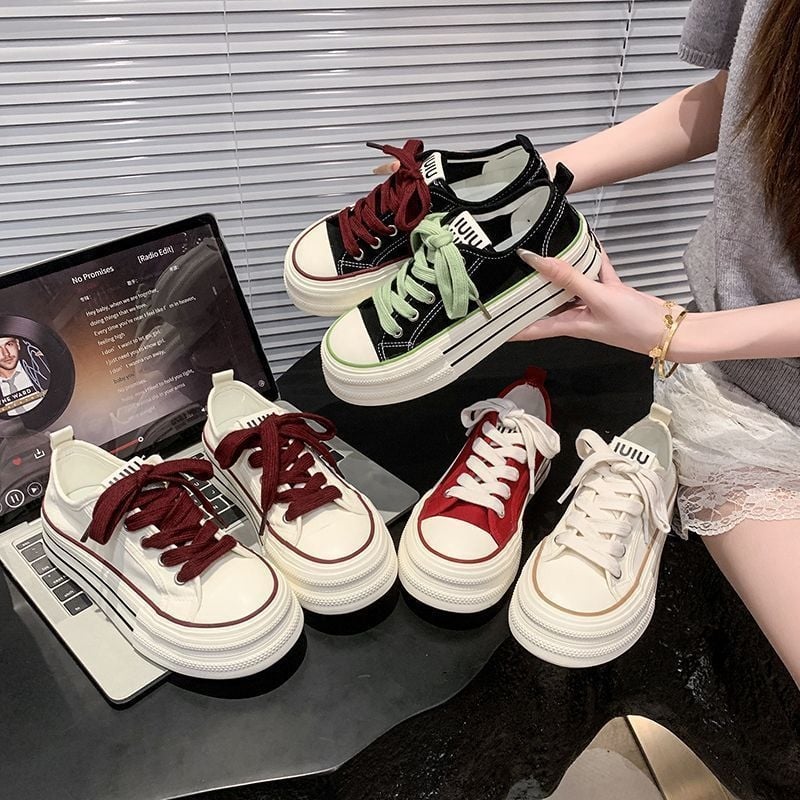 Női vászoncipők koreai stílusban, 2025 ősz, légáteresztő, magasságot növelő casual sneakers alacsony termetű nőknek