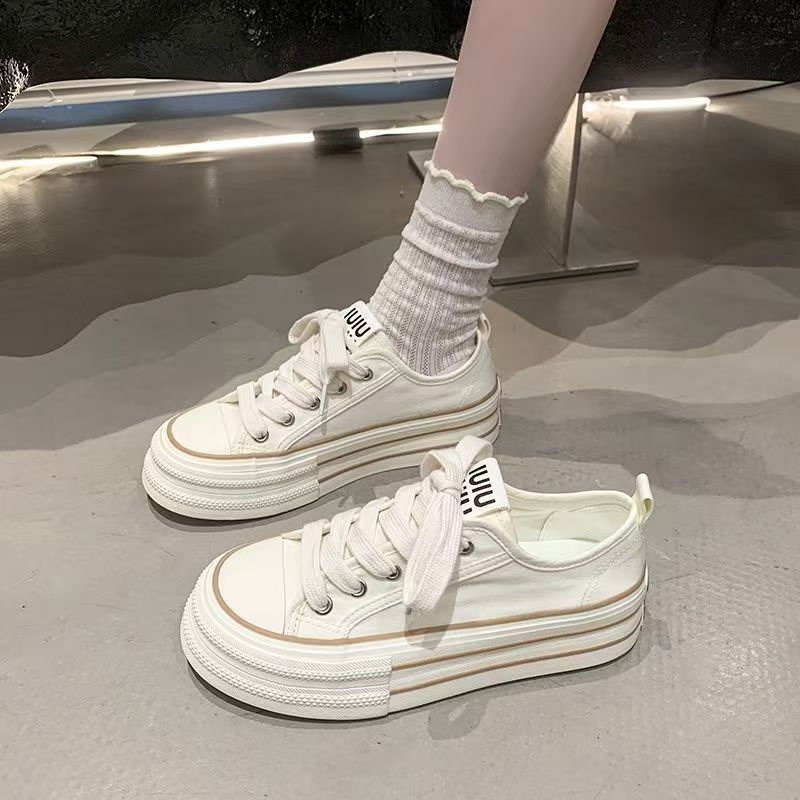 Női vászoncipők koreai stílusban, 2025 ősz, légáteresztő, magasságot növelő casual sneakers alacsony termetű nőknek