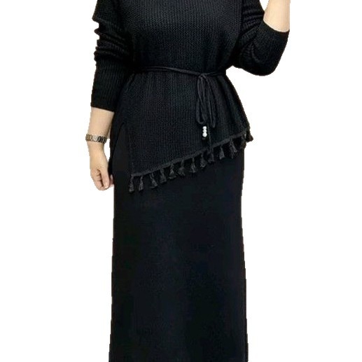 Set od dvije komponente: top i mini suknja, jesen/zima, udoban kroj koji vizualno naglašava vitku siluetu, moderan stil