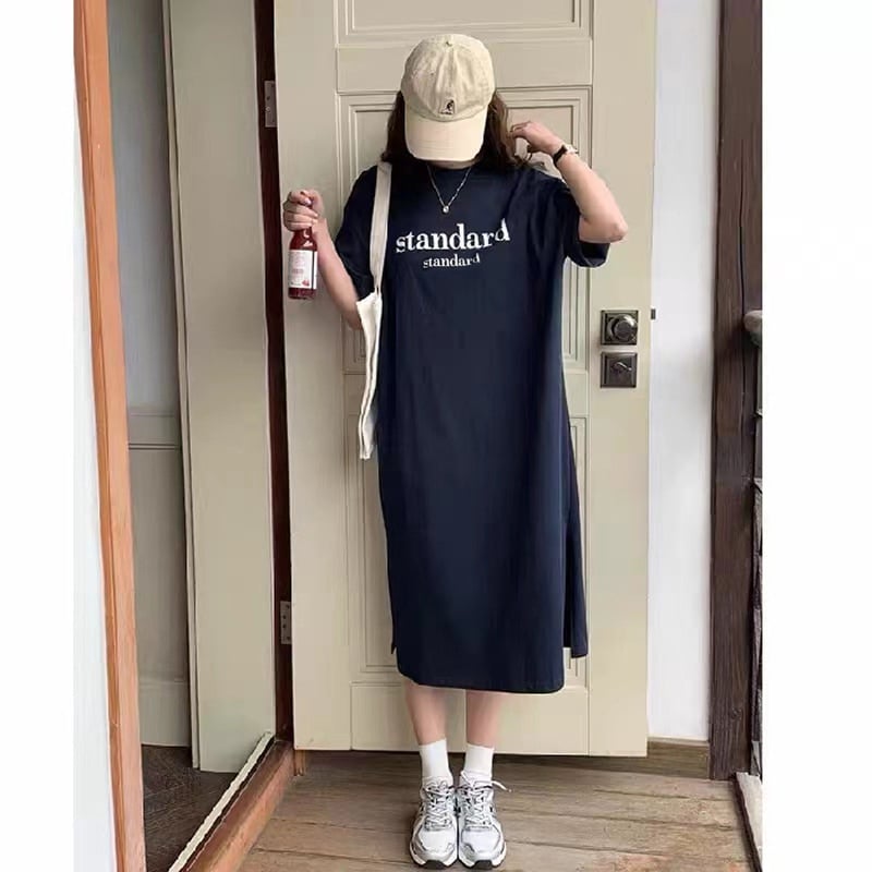 Плюс размер дамска лятна рокля с къс ръкав в стил T-shirt, до коляното с цепка, свободна кройка