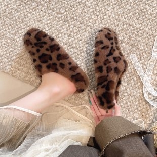 Ženske papuče od janjeće vune s umjetnom dlakom, tople i udobne, zatvoren nos, slip-on, đon 3-5 cm, zima 2025