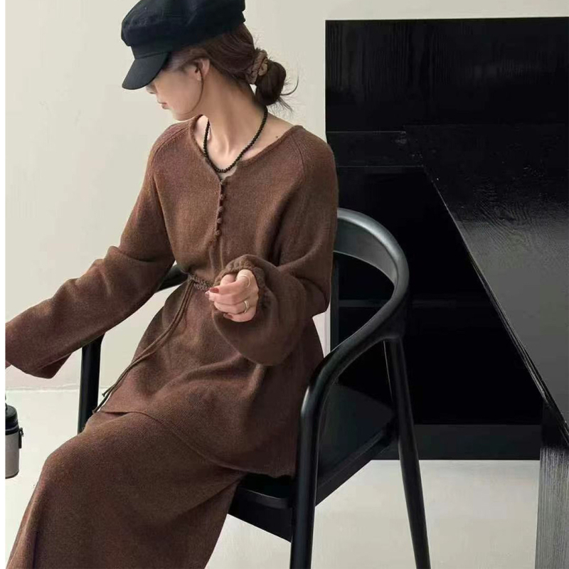 Ženski dvodijelni set: midi suknja i pleteni top s poluotvorenim ovratnikom i vezanjem, korejski stil, jesen-zima casual