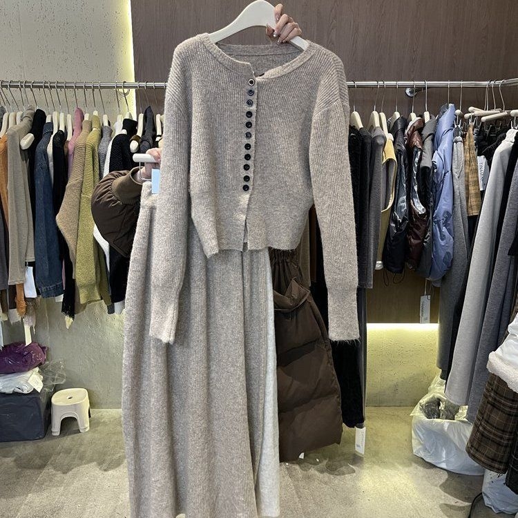 Ženski pleteni set za proljeće i jesen, korejski stil, opušteni dnevni outfit, pulover i mini suknja, dvodijelni set