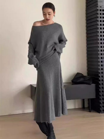 Ženski dvodjelni komplet za jesen i zimu: pleteni džemper i suknja, ljubičaste boje, elegantan stil