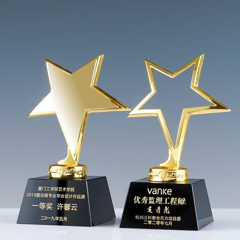 Kristalna mala trofeja s metalnim zvijezdom dizajnom, personalizirano graviranje za godišnju konferenciju i timsku nagradu