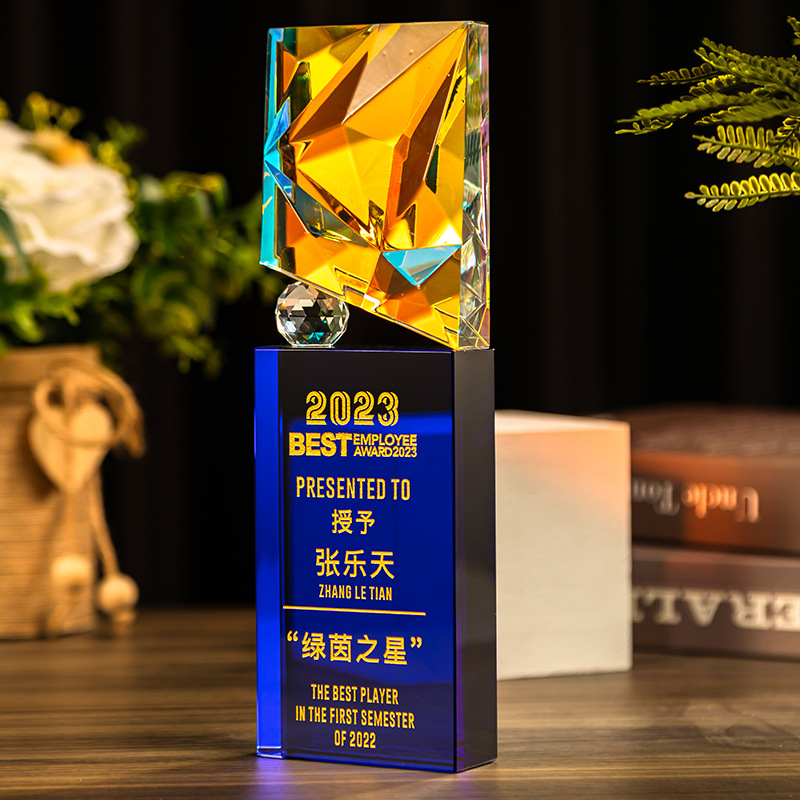 Kristalni trofej s petokrakom zvijezdom, vrhunski novi model, dizajn i proizvodnja prigodne medalje s kolornim otiskom.