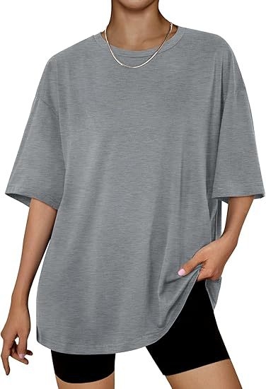 Ženski oversize T-shirt s kratkim rukavima, okruglim izrezom, jednobojni, ljetni svakodnevni osnovni komad.